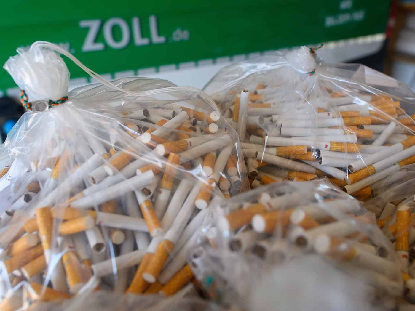 Die Zigaretten wurden als Geschirrspüler getarnt. (Symbolbild) / Foto: Klaus-Dietmar Gabbert/dpa