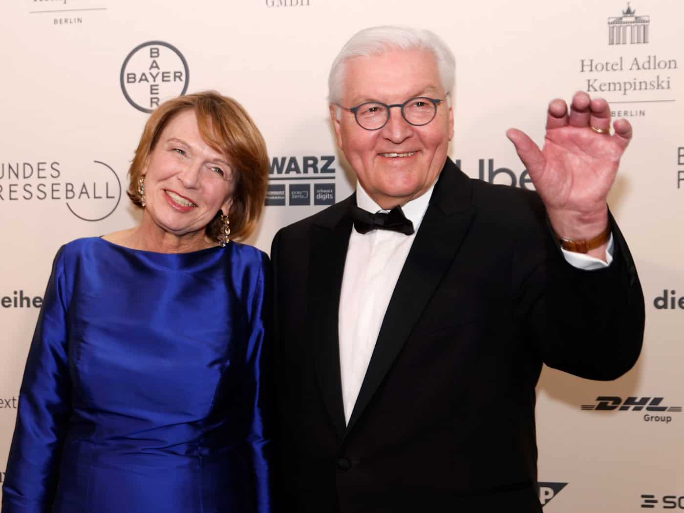 Bundespräsident Frank-Walter Steinmeier und seine Frau Elke Büdenbender kommen zum Bundespresseball. / Foto: Carsten Koall/dpa