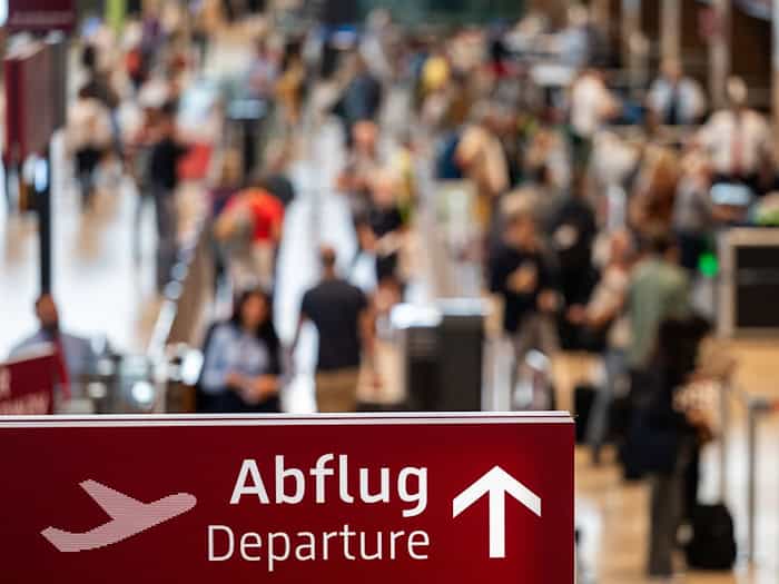 Ein Vorfall ereignete sich am Hauptstadtflughafen. (Symbolbild) / Foto: Soeren Stache/dpa