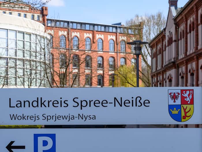 Der Kreistag Spree-Neiße berät über einen Einspruch der AfD gegen die Stichwahl der Landratswahl. (Archivbild) / Foto: Patrick Pleul/dpa