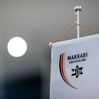 Eine mutmaßlich antisemitische Beleidigung bei einem Fußballspiel von TuS Makkabi sorgte für einen Spielabbruch. (Symbolbild) / Foto: Fabian Strauch/dpa