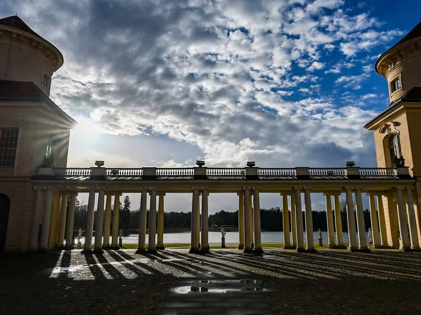 Am Karfreitag ziehen über Berlin und Brandenburg wieder Wolken auf. (Symbolbild) / Foto: Jens Kalaene/dpa