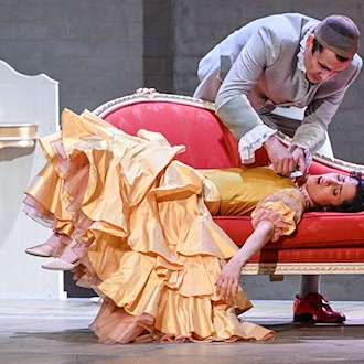 In der Rheinsberger Kammeroper wird in dieser Opernsaison der «Barbier von Sevilla» gespielt. (Archivbild) / Foto: Jens Kalaene/dpa