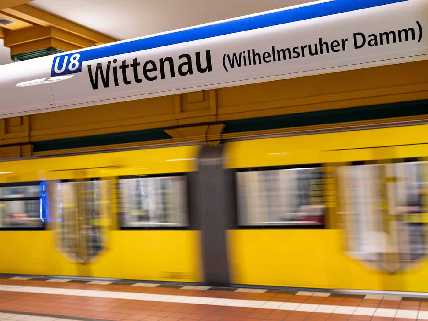 Die Berliner U-Bahn-Linie U8 fährt zwischen den Bahnhöfen Hermannstraße (Neukölln) und Wittenau. (Archivbild)  / Foto: Fabian Sommer/dpa