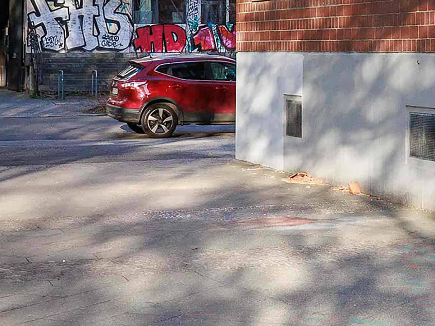 Rettungskräfte wurden am Montag zum Berliner Vinetaplatz alarmiert. / Foto: Carsten Koall/dpa