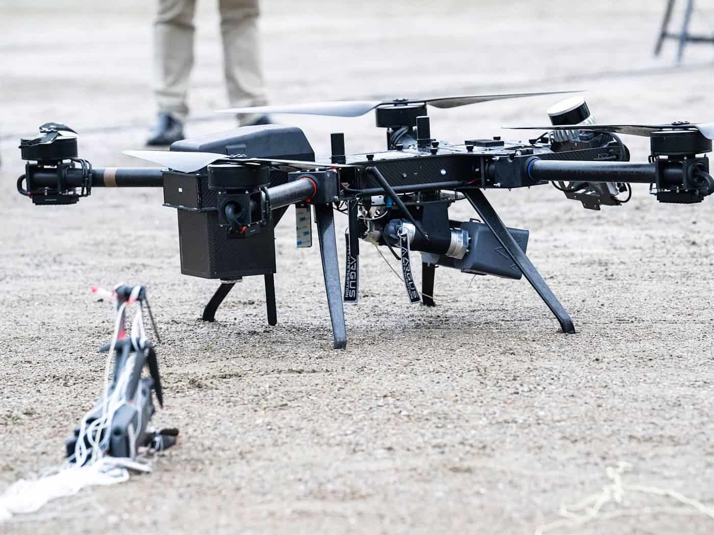 Die Polizei kann Drohnen abwehren und abfangen. (Symbolbild) / Foto: Sina Schuldt/dpa