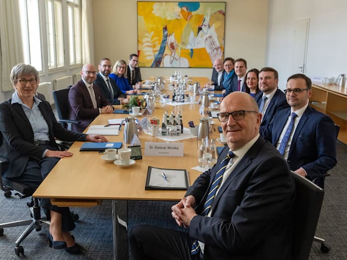 Das Brandenburger Kabinett berät über den künftigen Haushalt. (Archivbild) / Foto: Soeren Stache/dpa