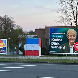 Bei der Landratswahl in der Uckermark trifft CDU-Landrätin Karina Dörk auf AfD-Bewerber Felix Teichner. (Archivbild) / Foto: Monika Wendel/dpa