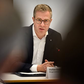 Soll nach dem Willen der CDU-Kreisvorsitzenden Kultursenator werden: Stefan Evers. (Archivbild) / Foto: Bernd von Jutrczenka/dpa