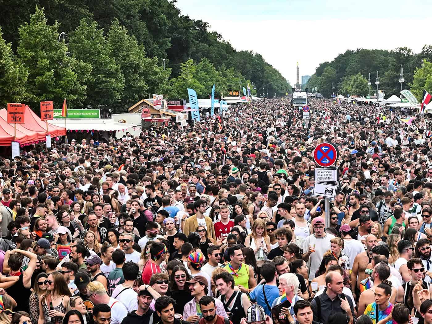 Der Berliner CSD beginnt in diesem Jahr bereits mit einer Demonstration am Vorabend der großen Parade. (Archivbild) / Foto: Bernd von Jutrczenka/dpa