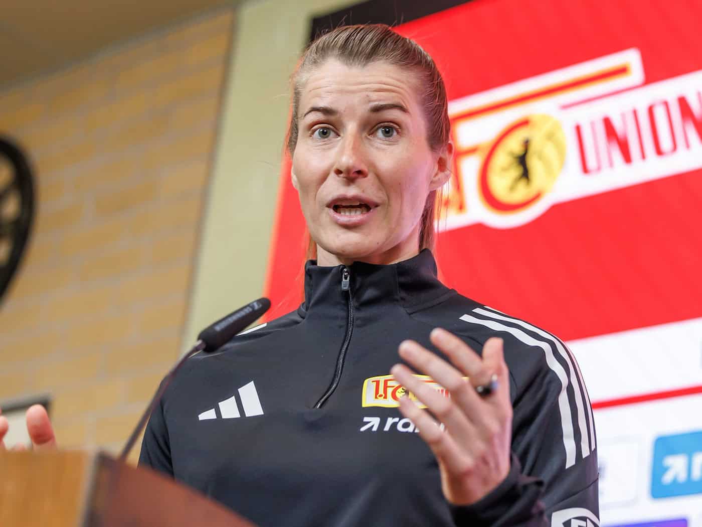 Eta hält viel von Güther.  / Foto: Andreas Gora/dpa