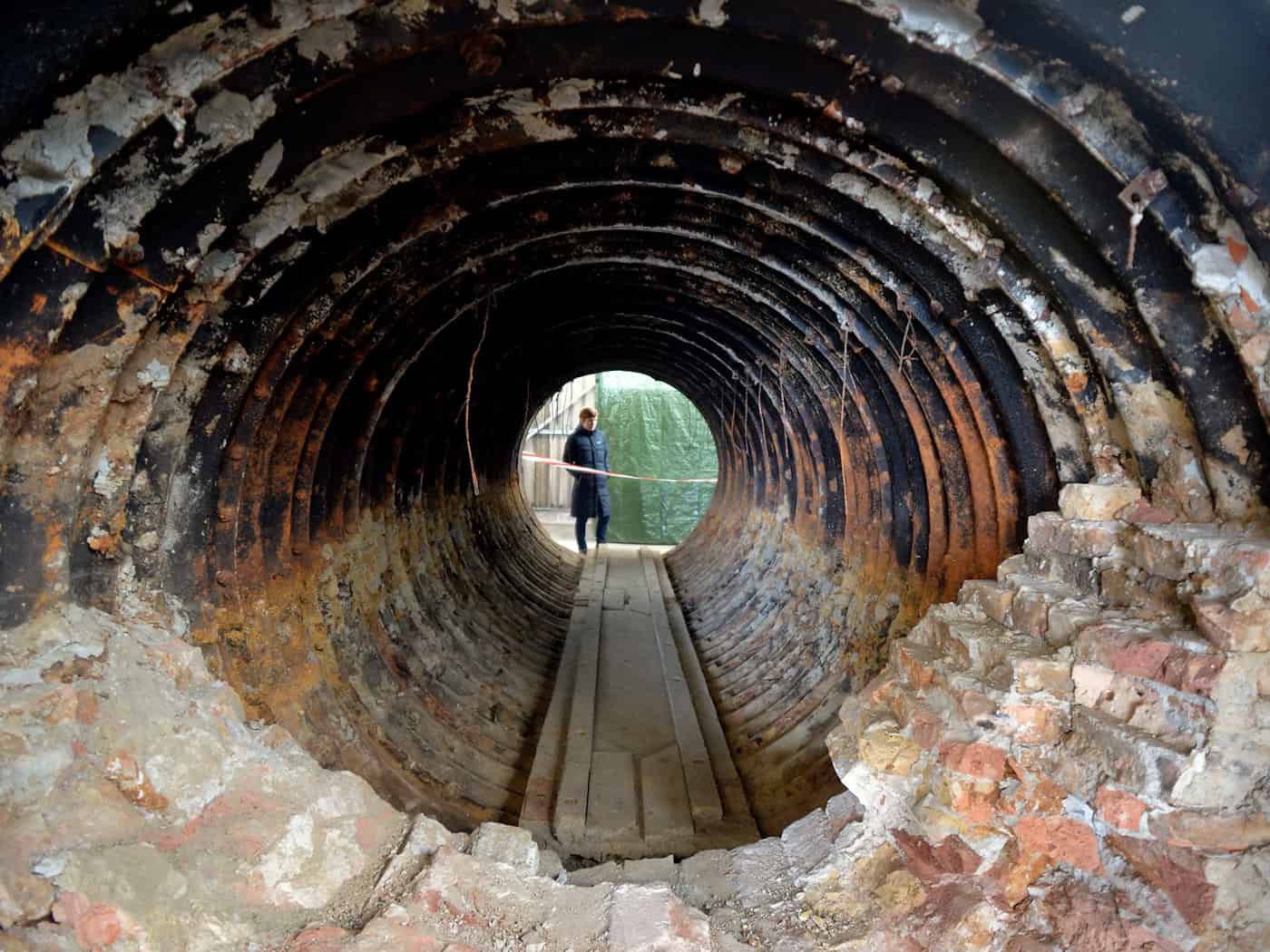 Ein Teilstück des Berliner Spionagetunnels, ausgestellt 2014 in einem Museum. (Archivbild) / Foto: picture alliance / dpa