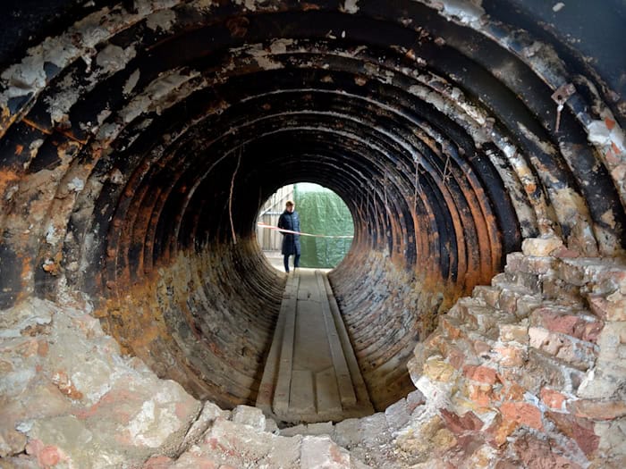 Dokuband zeigt bislang unbekannte Fotos zum Spionagetunnel 'Operation Gold' in Berlin