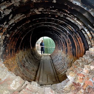 Ein Teilstück des Berliner Spionagetunnels, ausgestellt 2014 in einem Museum. (Archivbild) / Foto: picture alliance / dpa
