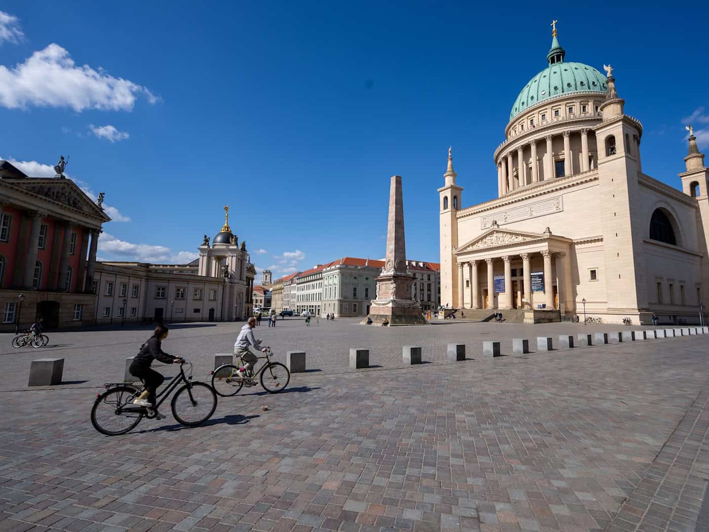 Der Alte Markt mitten in Potsdam ist wegen Dreharbeiten gesperrt (Archivbild). / Foto: Soeren Stache/dpa