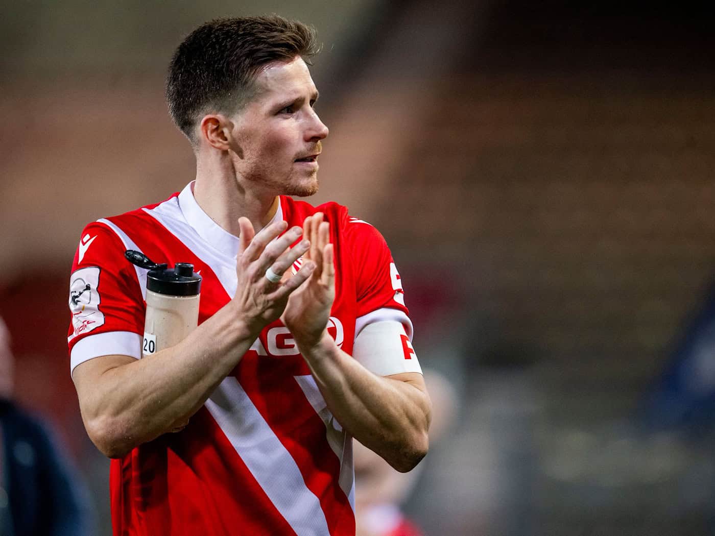 Kapitän Axel Borgmann schießt Energie Cottbus zum Sieg. (Archivbild) / Foto: Julius Frick/dpa