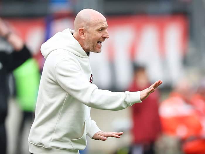 Will mit seinem Team auswärts endlich mal überzeugen: FCK-Trainer Trainer Torsten Lieberknecht. / Foto: Daniel Karmann/dpa