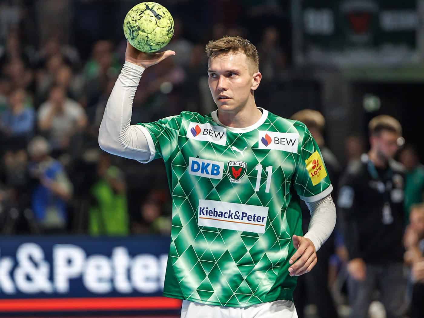 Lasse Andersson war bester Füchse-Schütze gegen Leipzig (Archivbild) / Foto: Andreas Gora/dpa