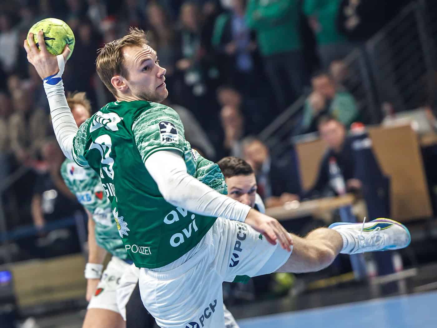 Welthandballer Mathias Gidsel war gegen Gummersbach bester Berliner Schütze (Archivbild) / Foto: Andreas Gora/dpa