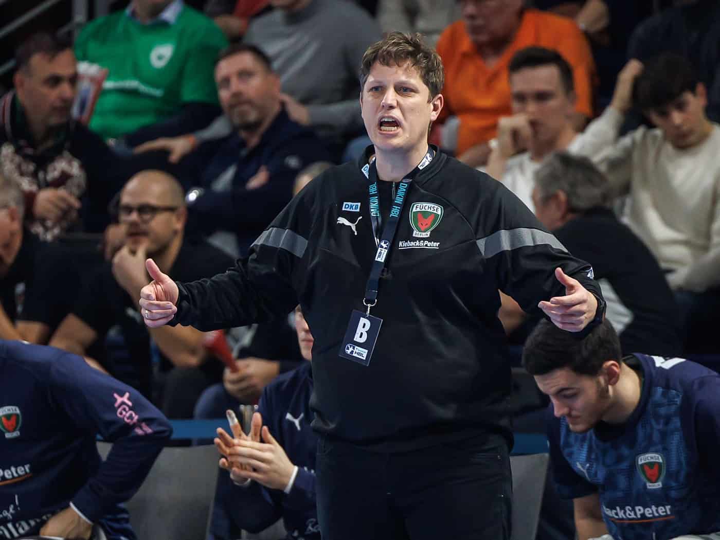 Füchse-Trainer Nicolej Krickau fordert von seinem Team von Beginn an volle Fokussierung (Archivbild) / Foto: Andreas Gora/dpa