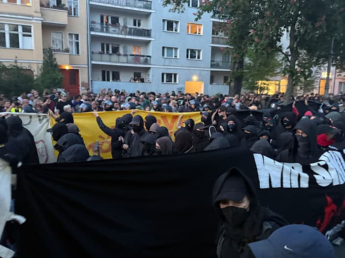 Nach Einschätzung der Gewerkschaft der Polizei werden am 1. Mai in Berlin rund 5000 Polizisten im Einsatz sein. (Archivbild) / Foto: Andreas Rabenstein/dpa