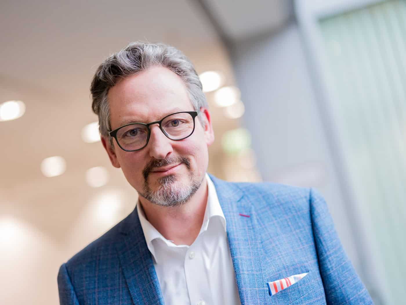 Eckart von Hirschhausen ist selbst schon Opfer von Deepfakes geworden. (Archivbild). / Foto: Rolf Vennenbernd/dpa