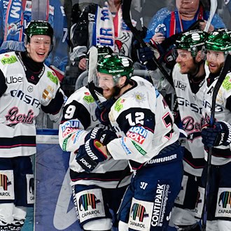 Traf dreifach: Eric Mik / Foto: Uwe Anspach/dpa