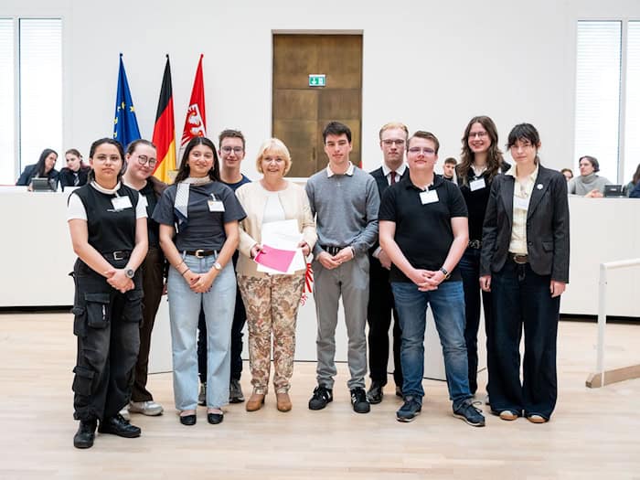 Beim ersten parlamentarischen Jugendforum im Brandenburger Landtag konnten Jugendliche und junge Erwachsene die politischen Abläufe kennenlernen, diskutieren und Wünsche formulieren.  / Foto: Stefan Gloede/Landtag Brandenburg/dpa