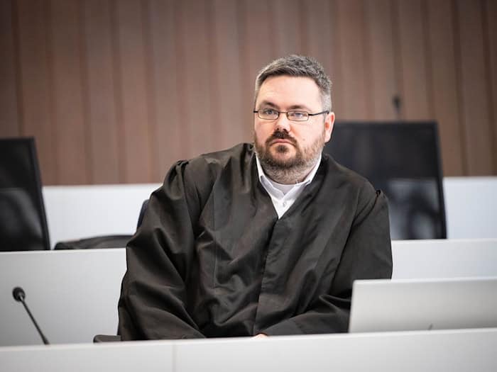 Mehrere Vertreter der Nebenklage beschrieben in ihren Plädoyers, wie stark die Raubüberfälle das Leben ihrer Mandanten veränderten.  / Foto: Sina Schuldt/dpa