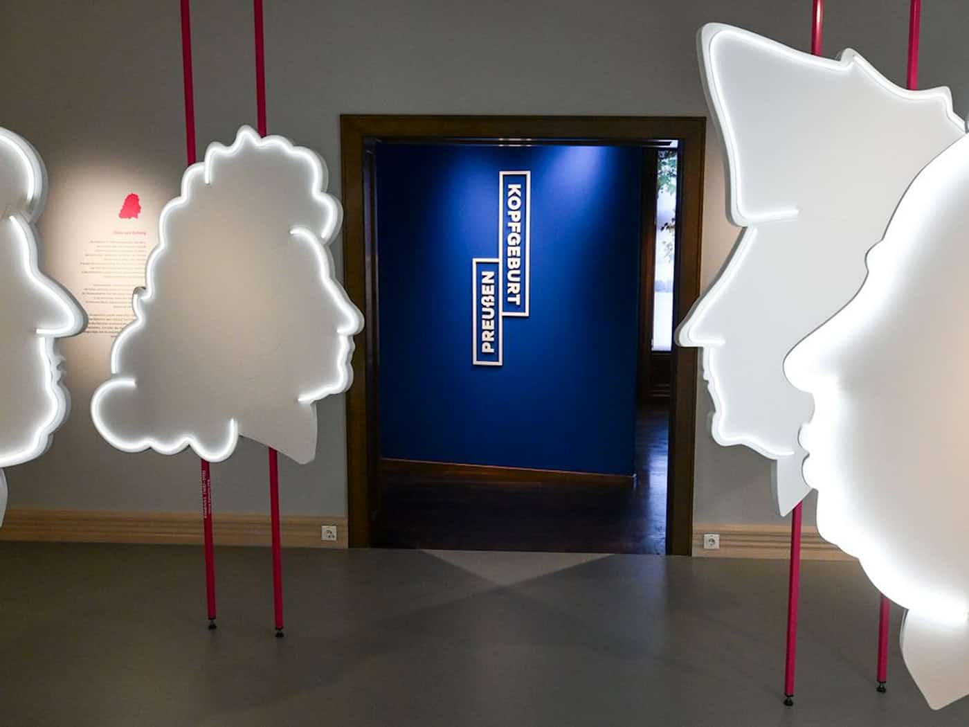 In Wustrau wurde eine neue Hauptausstellung eröffnet. / Foto: Jens Kalaene/dpa