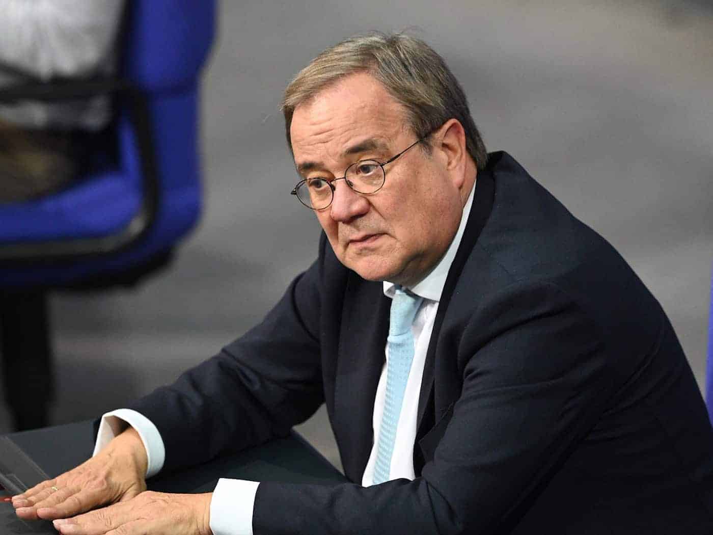 Für Laschet ist der Schah-Sohn ein «abgewogener Mensch». (Archivbild) / Foto: Niklas Graeber/dpa