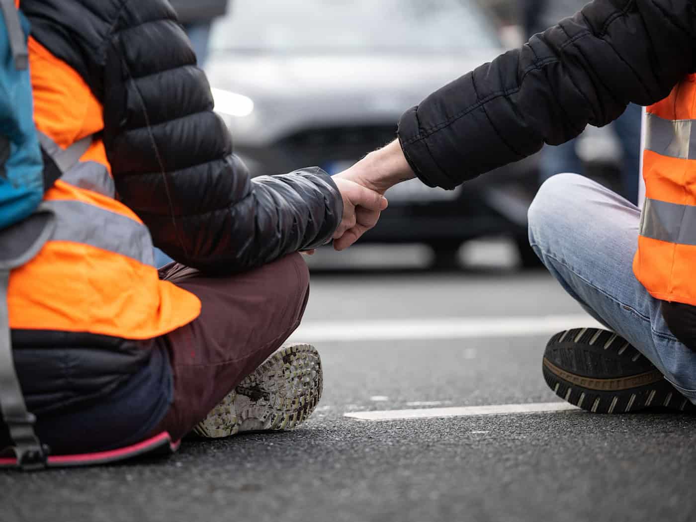 Die Gruppierung Neue Generation kündigt eine Protestwoche an. (Archivbild) / Foto: Bernd Thissen/dpa
