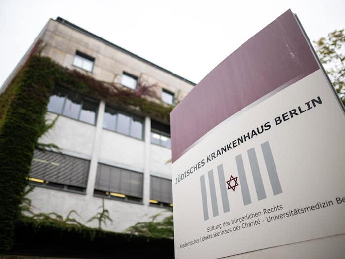 Noch ist unklar, wie es mit dem Jüdischen Krankenhaus in Berlin weitergeht. (Archivbild) / Foto: Sebastian Christoph Gollnow/dpa