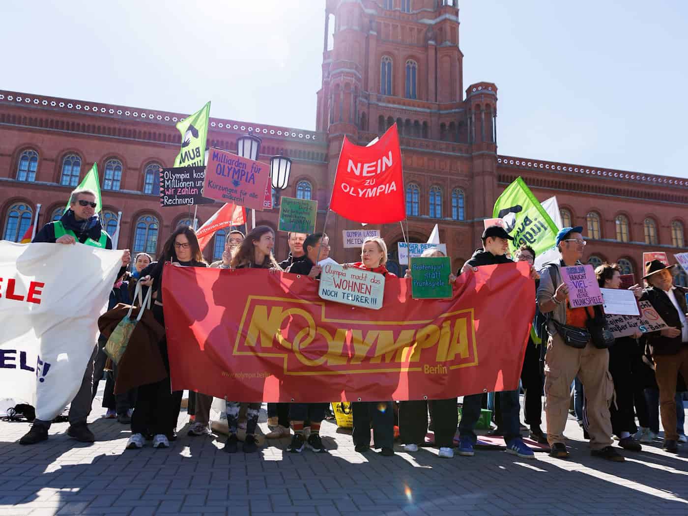 Das Bündnis NOlympia will ein Volksbegehren erreichen. / Foto: Carsten Koall/dpa