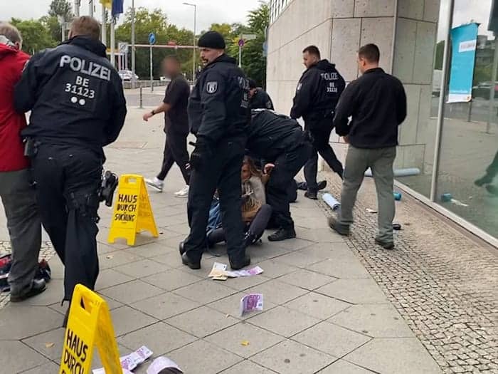 Die Gruppe «Neue Generation» plant Protestaktionen unter anderem im Regierungsviertel Berlins. (Archivbild) / Foto: Sascha Meyer/dpa