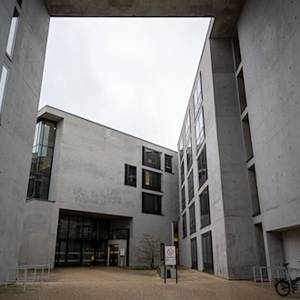 Am Landgericht in Frankfurt (Oder) sind langjährige Haftstrafen ausgesprochen worden. (Archivbild) / Foto: Soeren Stache/dpa