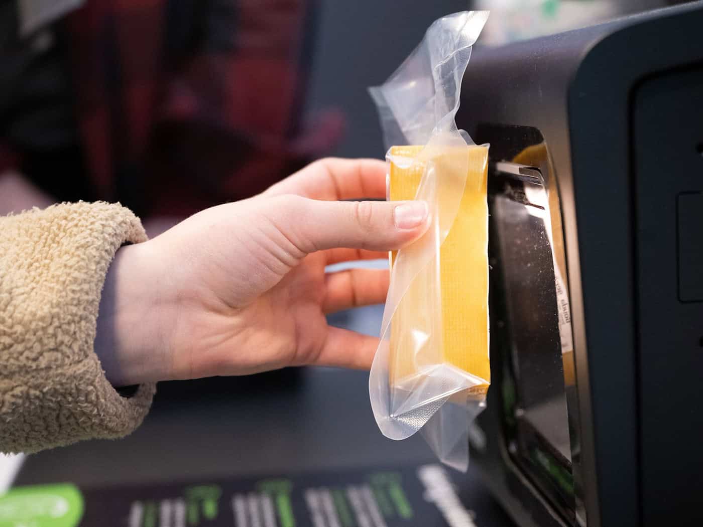 In Brandenburg könnten nach einer Gesetzesänderung mehr Smart Stores entstehen. (Illustration) / Foto: Sebastian Kahnert/dpa
