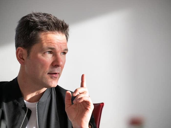 Der SPD-Spitzenkandidat für die Wahl zum Berliner Abgeordnetenhaus, Steffen Krach, will gern ins Rote Rathaus. (Archivbild)    / Foto: Sebastian Christoph Gollnow/dpa