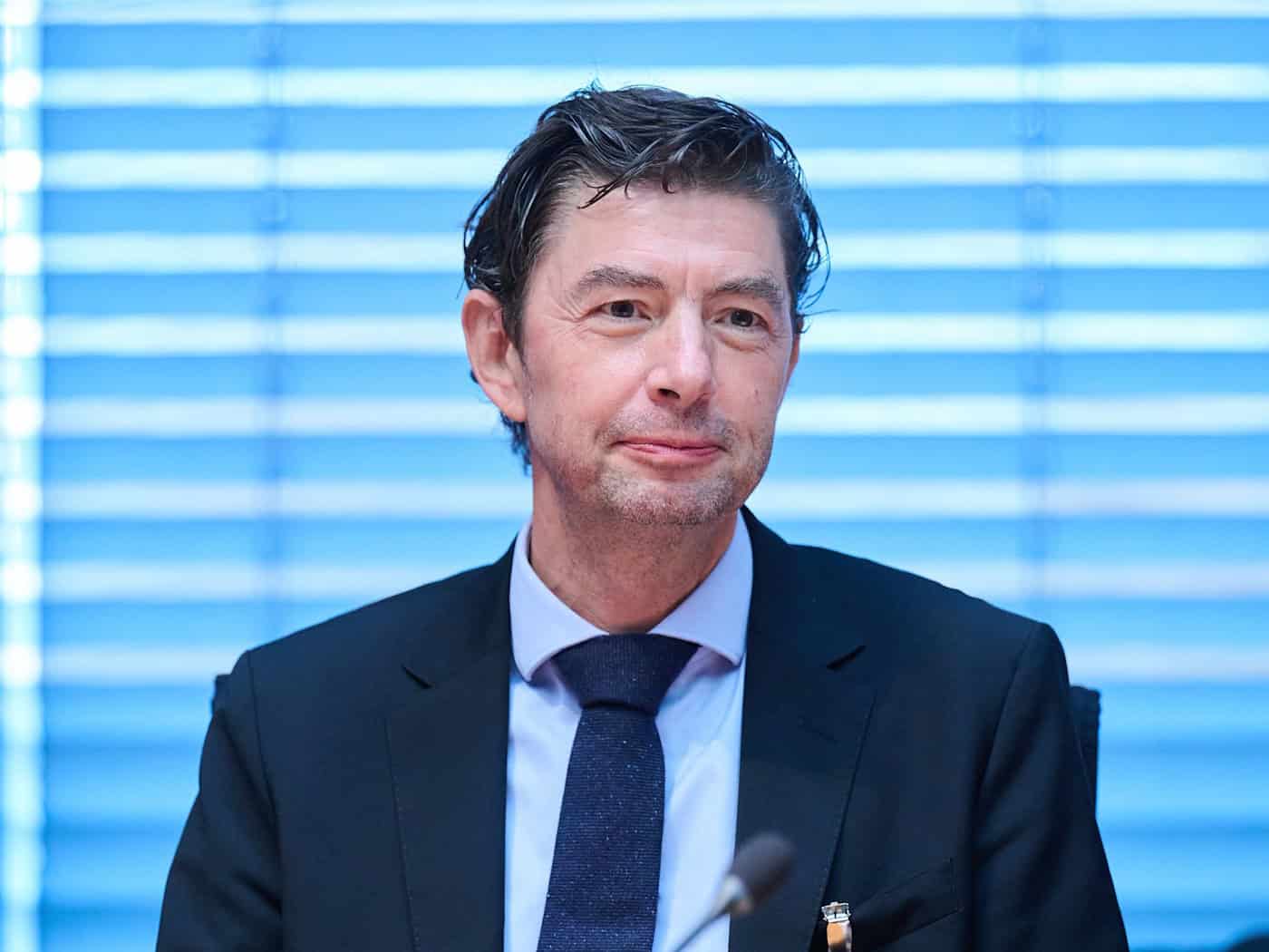 Der Virologe Drosten hat vor Gericht Erfolg gegen Äußerungen des Nanowissenschaftlers Wiesendanger. (Archivbild) / Foto: Annette Riedl/dpa