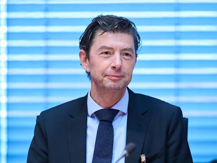 Der Virologe Drosten hat vor Gericht Erfolg gegen Äußerungen des Nanowissenschaftlers Wiesendanger. (Archivbild) / Foto: Annette Riedl/dpa