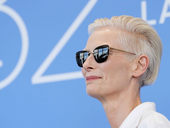 Tilda Swinton soll im Februar 2027 am Berliner Ensemble auftreten. (Archivbild) / Foto: Scott A Garfitt/Invision/AP/dpa