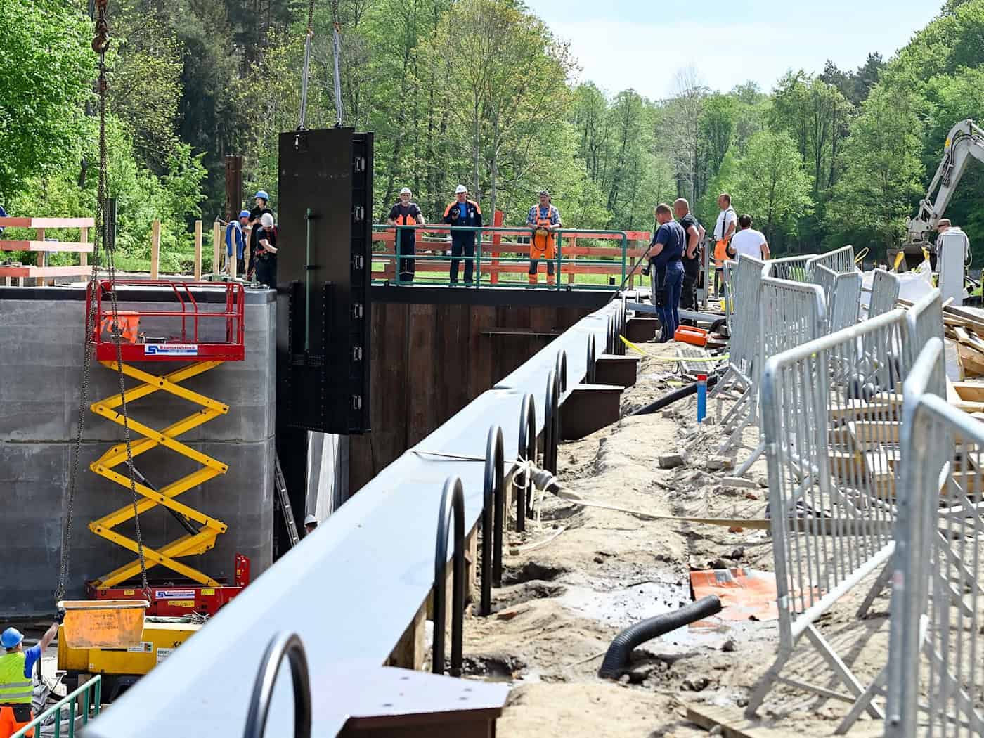 2022 wurde die Schleuse in Betrieb genommen. (Archivbild) / Foto: Jens Kalaene/dpa