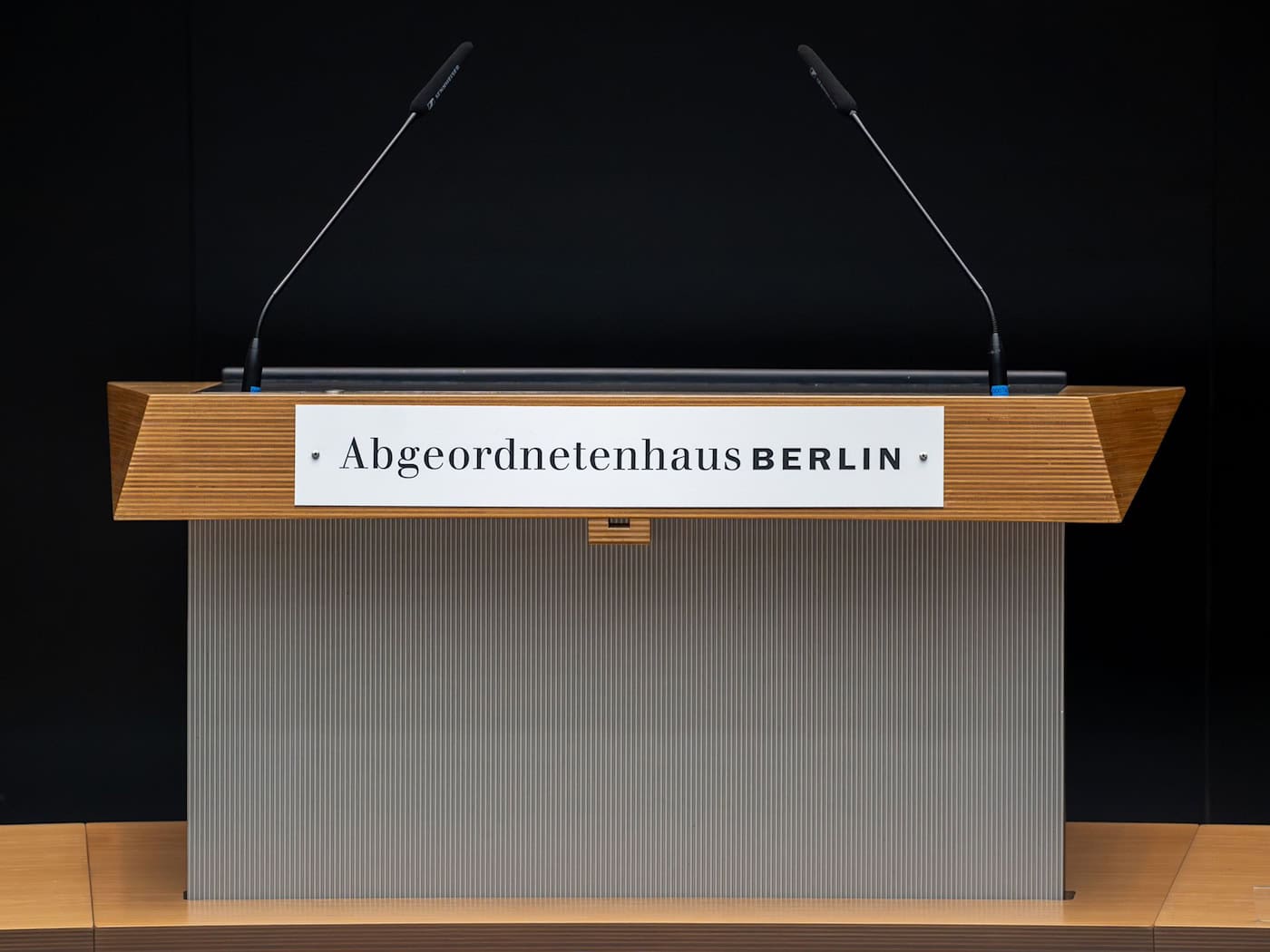 Wer wird bei der Wahl im September stärkste Kraft im Berliner Abgeordnetenhaus? Derzeit liegt die CDU in Umfragen vorne. (Archivbild)  / Foto: Soeren Stache/dpa