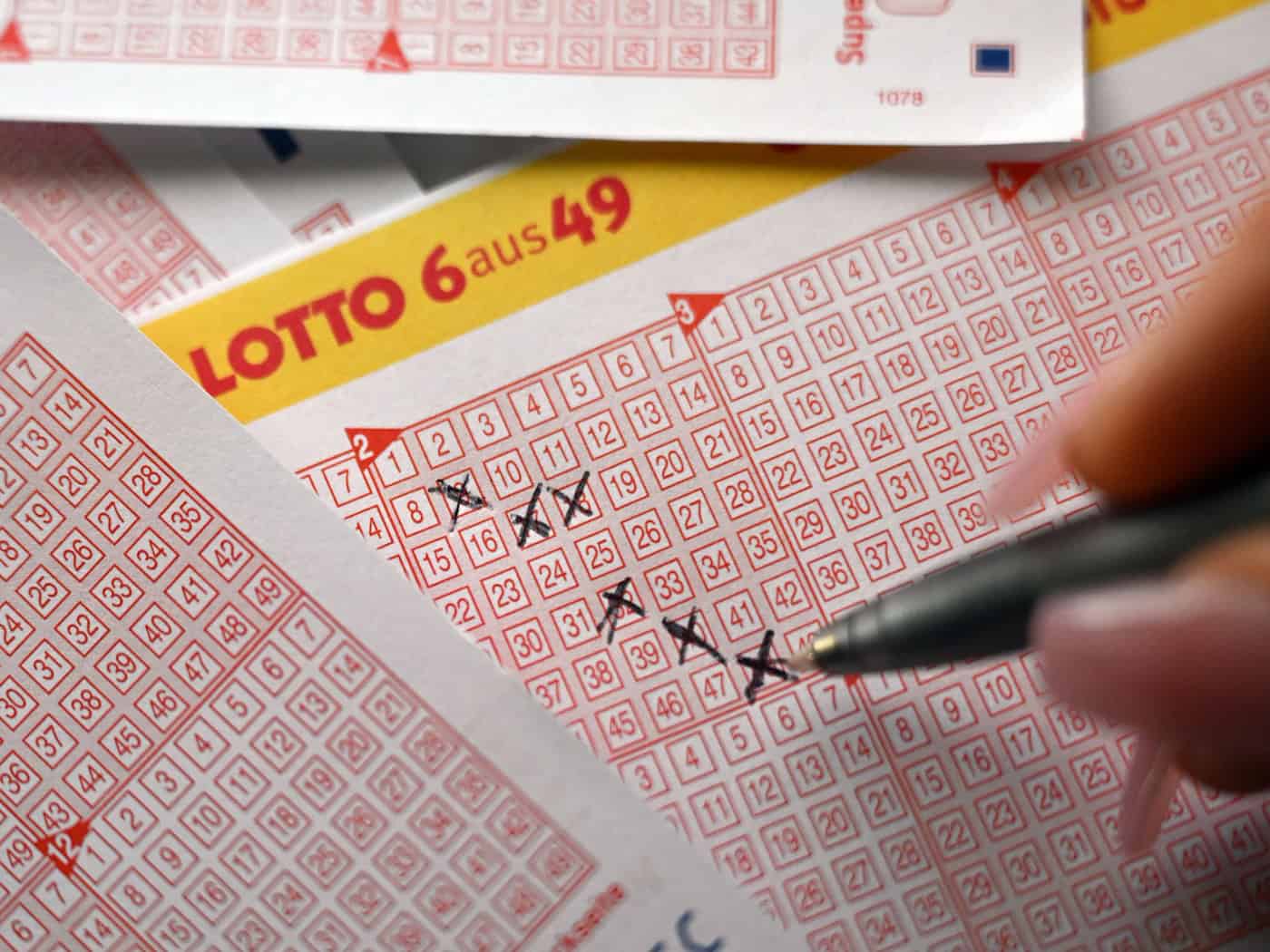 In Berlin hat eine unbekannte Person sechs Richtige im Lotto erzielt. (Symbolbild) / Foto: Federico Gambarini/dpa