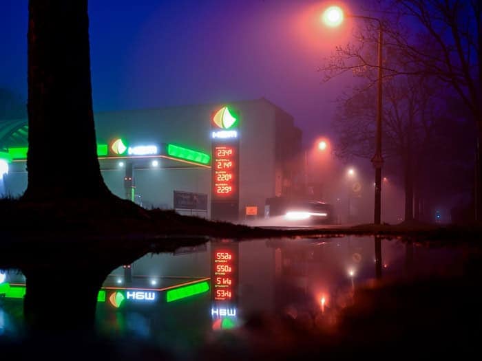 An den Tankstellen steigen die Preise seit Wochen unaufhörlich. (Archivbild) / Foto: Sebastian Christoph Gollnow/dpa