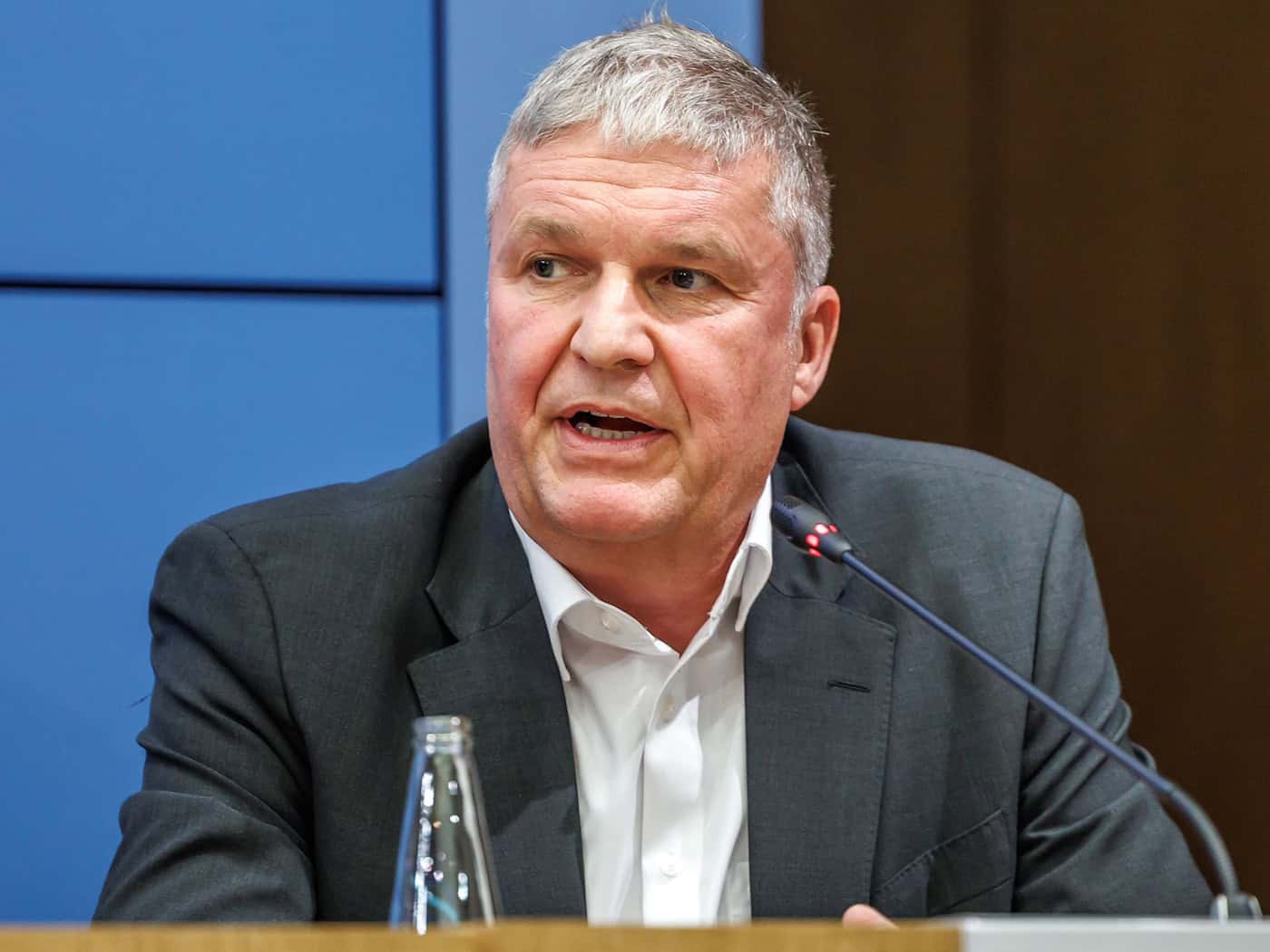 UVB-Hauptgeschäftsführer Alexander Schirp sieht die geplante Entlastungsprämie des Bundes äußerst kritisch. (Archivbild) / Foto: Andreas Gora/dpa