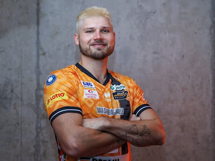 Schott freut sich aus das Duell mit dem alten Rivalen. (Archivbild) / Foto: Andreas Gora/dpa