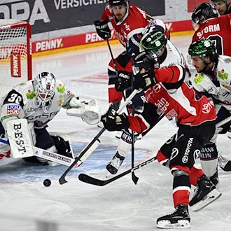 Für Keeper Jake Hildebrand ist die Saison beendet. (Archivbild) / Foto: Federico Gambarini/dpa