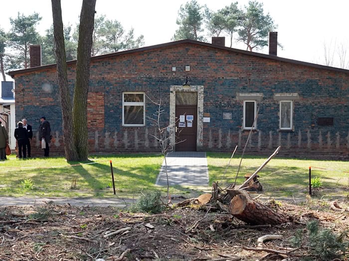 Woidke ruft in Schlieben-Berga zur Bewahrung der Erinnerung an NS-Gräueltaten auf