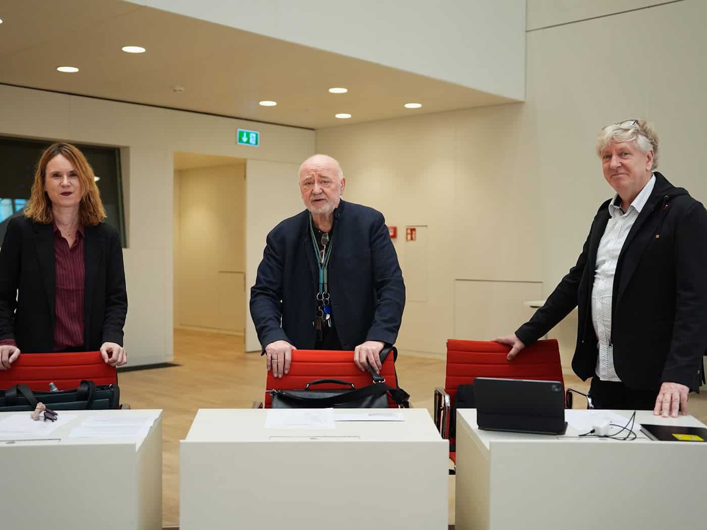 Die drei fraktionslosen Ex-BSW-Abgeordneten Melanie Matzkies, Reinhard Simon und André von Ossowski wollen eine Gruppe im Brandenburger Landtag bilden. (Archivbild) / Foto: Soeren Stache/dpa